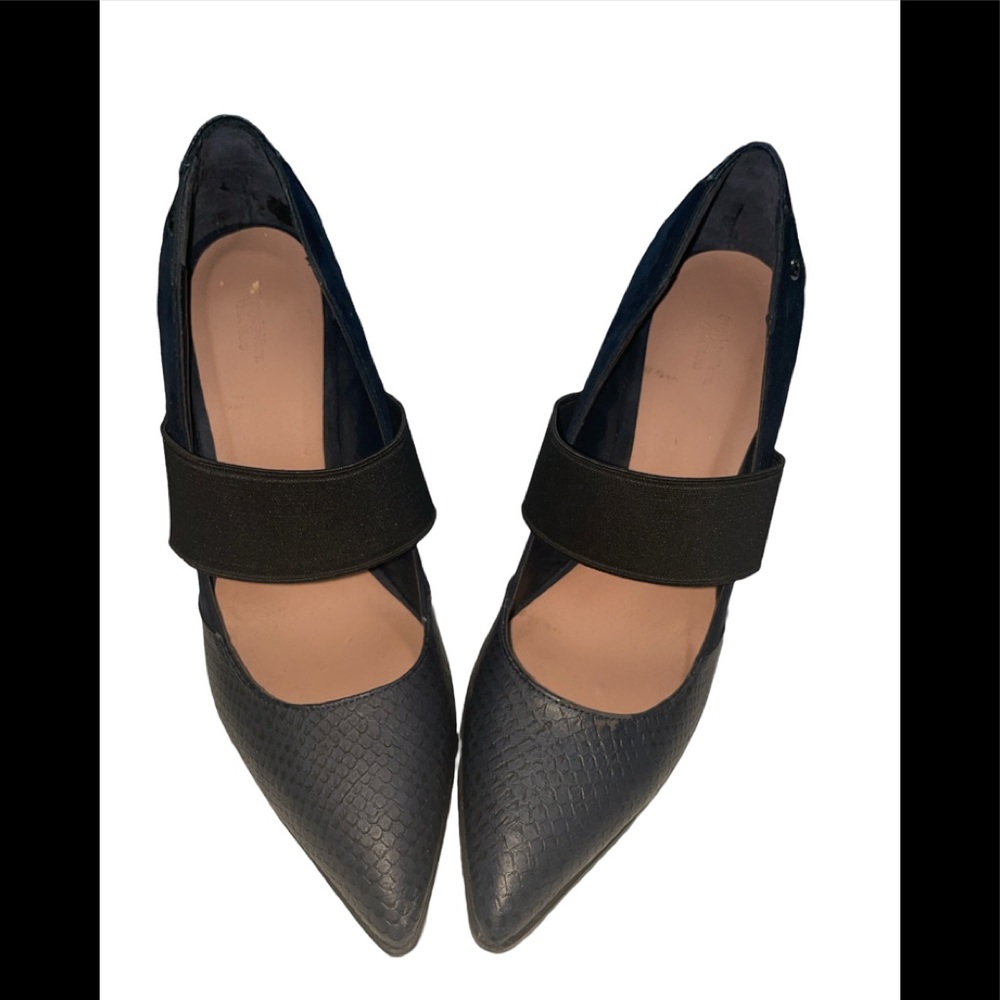 Simply Vera Vera Wang  size 9 Navy Blue suede/leather heels